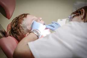 Zahnarzt_Behandlung_Kind